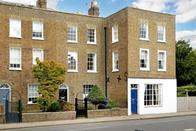 Image de Elegant Georgian townhouse backing on to Windsor Great Park