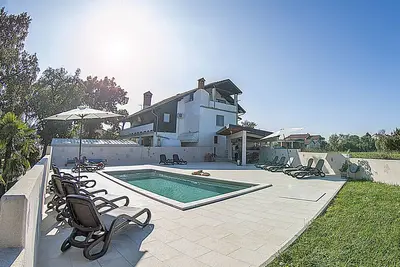 Image de App4 Romantic villa with pool - 5 min from the beach!