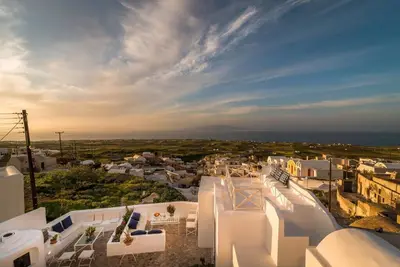 Image de Beautiful Santorini Villa | 4 Bedrooms | Fava Eco Villa | Sleeps up to 14 Guests & Caldera Sunset Views | Oia