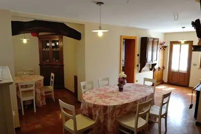 Image de Sleeping in the Prosecco Hills. House suitable for families or groups of friends.