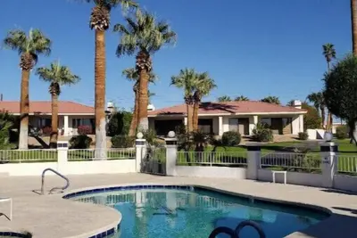 Image de Reduced! Windsor Beach Condo! Carefree Condo Life!