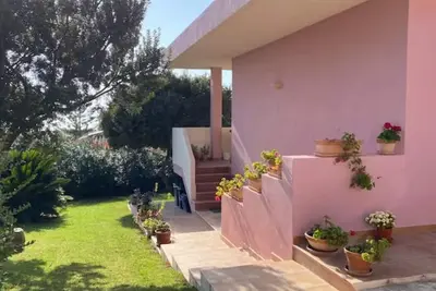 Image de Detached villa with large garden and sea view