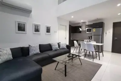 Image de Amazing plush apartment