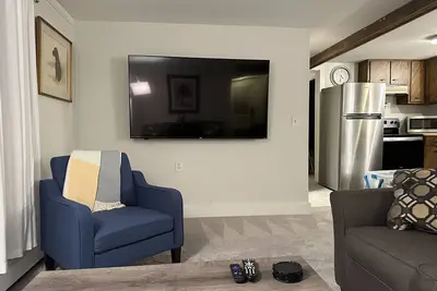 Image de 2 Bedroom with Hot Tub - 1 Minute from Gondola - Skyeship House