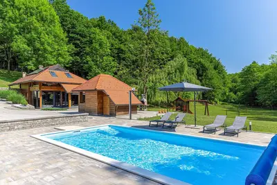 Image de Maison confortable Ă Vitesinec avec.