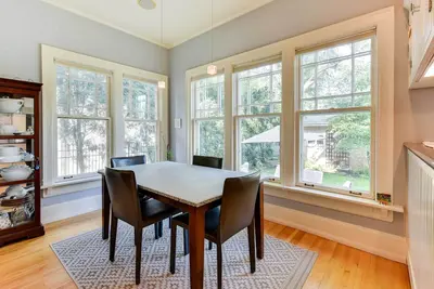Image de Charming Mpls Home w/ Patio - Walk to Uptown!