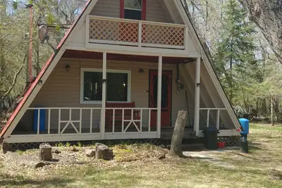 Image de Well Appointed A-frame Cabin at Oak Lake Resort