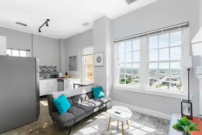 Image de Homey 1br - Gym + Remote Workspace + 4mins to Uab