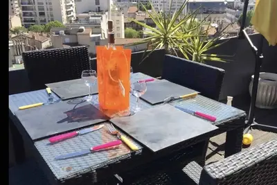 Image de Roof Top Centre ville avec grande Terasse plein sud et parking privé.