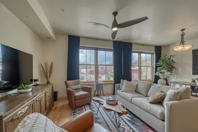 Image de Salida Central! Location! Location! Location!