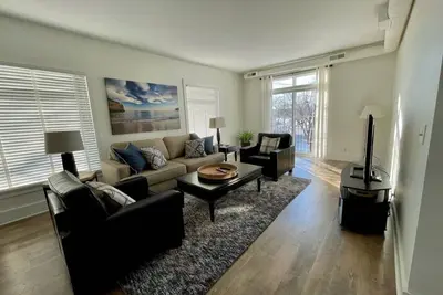 Coastal Dreams -- Roomy 2-bedroom Apartment Nestled in Downtown Saugatuck