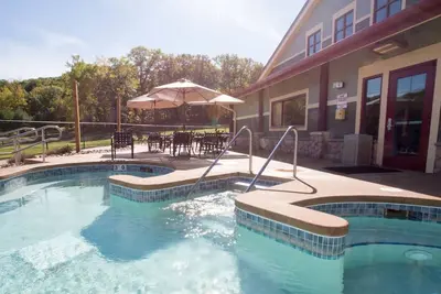 Image de 2 Bedroom Cottage at Christmas Mountain July 7th-11th 2023 Only