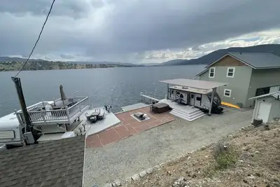 Image de Clearwater Rv tamping on the shores of Chelan