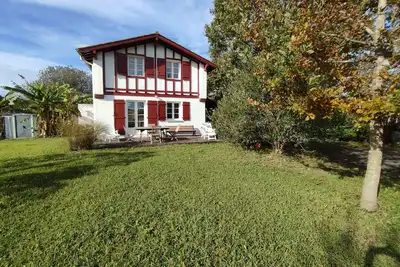 Image de Meublé de Tourisme 3, Lumineux Avec Terrasse, vue sur Montagne et Grand Jardin