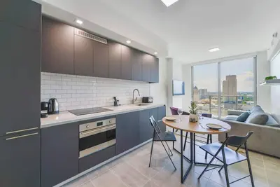 Image de Modern Downtown Miami Condo | City Views