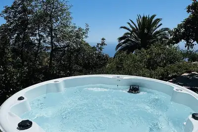 Image de Maison de vacances \"Rodri\" avec vue sur la mer, 2 terrasses privées, bain à remous et Wi-Fi