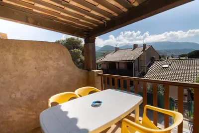 Image de Fior du Mare à 80m de la Plage – Vue Mer et Montagnes, Terrasse Privée, Climatisation et Wi-Fi
