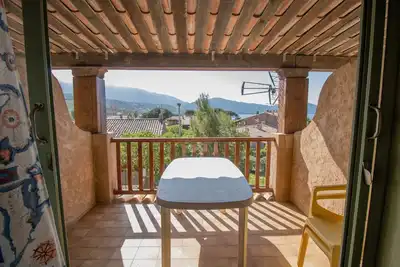 Image de Le Della Rocca à 80m de la Plage – Vue Mer et Montagnes, Terrasse Privée, Climatisation et Wi-Fi