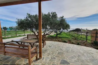 Image de Cozy vacation home beautifully situated with private beach