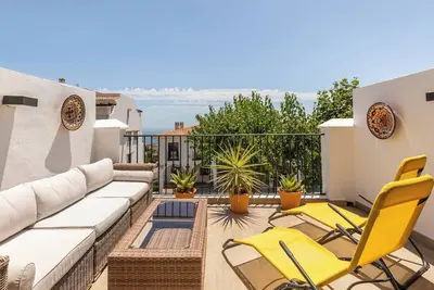 Image de This condominium is a 2 bedroom(s), 2 bathrooms, located in Mijas, Andalucía.