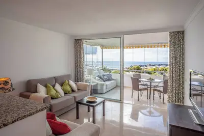 Image de This condominium is a 1 bedroom(s), 1 bathrooms, located in Las Lagunas de Mijas, Andalucía.