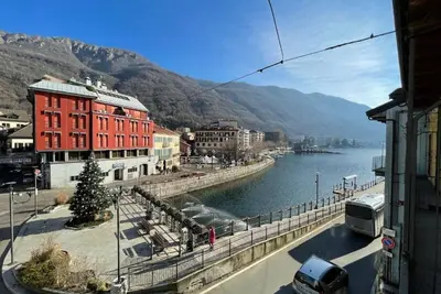 Vacation home Il Gallo - Lake view apartment with Jacuzzi