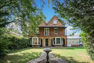 Image de Bright And Modern Apartment in Central Oxford With Parking!