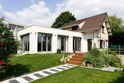 Image de Villa 145m2 moderne 4 chambres, belle terrasse et jardin aux portes de Paris