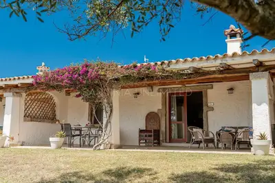 Image de Villa Ă Baja Sardinia avec 2 chambres Ă coucher, 4 couchages