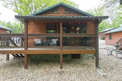 Image de Romantic Lakefront Cabin on Table Rock Lake by Sdc