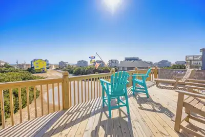 Image de Oceanside Frisco Home w/ Hot Tub, Elevator, Game Room, and Nearby Beach Access