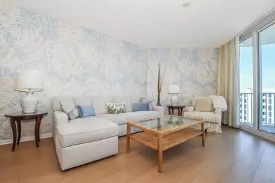 Image de Tranquil Condo w/ Top Floor Views & Large Lagoon Pool in Central Destin! 🌴☀🌊
