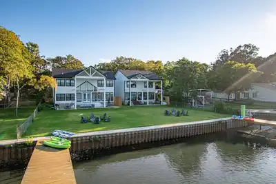 Image de 2 Large lakehouses -Both can be rented for large groups