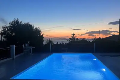 Image de Two-Bedroom Villa Reina with Private Outdoor Pool on Vouliagmeni Hill