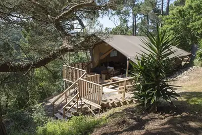 Image de Safari Glamping lodge on top of a hill with splendid valley view.