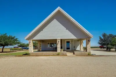 Image de Lamesa Vacation Rental w/ Covered Patio & Fire Pit