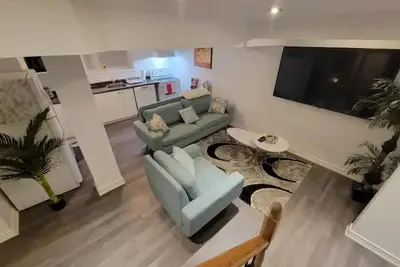 Image de Beautiful Two Bedroom Basement
