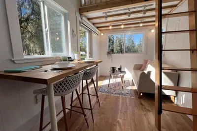 Image de Secluded Tiny House on 20 Acres