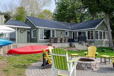 Image de Chalet on Chemong - Trois Chambres Gîte, Couchages 8