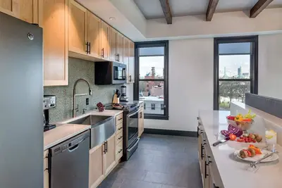 Image de 2 Bedroom Presidential Suite in Waterfront Park, Portland, Oregon!