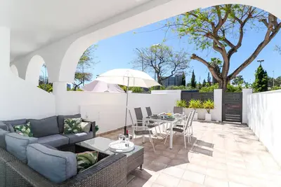 Superb townhouse with big sunny terrace