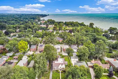 Image de Mansion with Pub in Basement‼️