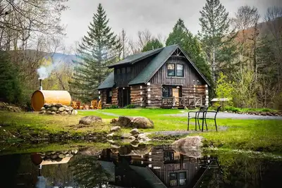 Image de The Log Cabin at Warner's Camp: Hot Tub, Sauna & Swimming Hole