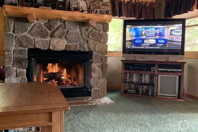 Image de 6 bedroom Lake Home, w Private 160' lake front-sleeps 8-10 in the winter months