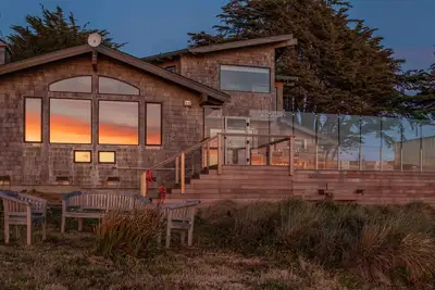 Image de Serene Coastal Retreat, Luxury Home with Ocean Views & Concierge Services