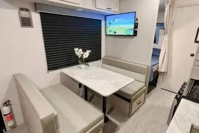 Image de Peaceful Rv / Near Airport/Beach/Stadium