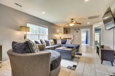 Image de Huntsville Vacation Rental < 5 Mi to Airport!