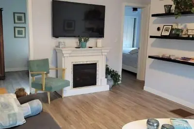 Image de The Heart Haven is Big on value w\/2 bathrooms and a 2 person Hot-Tub