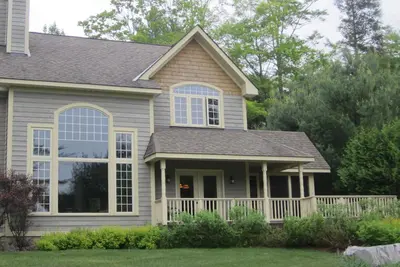 Image de Vacation in Canada this summer! Enjoy it lakeside in Muskoka!