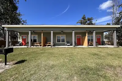 Image de New 2023 Deer Point Lake House with Kayaks, Ev Charger, & Dock - Dog Friendly